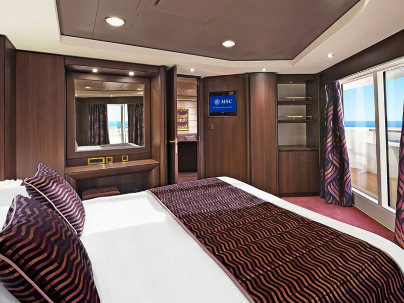 Premium Suite with Sealed Window